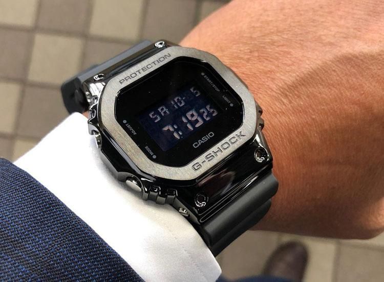 劳力士卡西欧哪个戴的有气质,劳力士和卡西欧手表哪个更尊贵