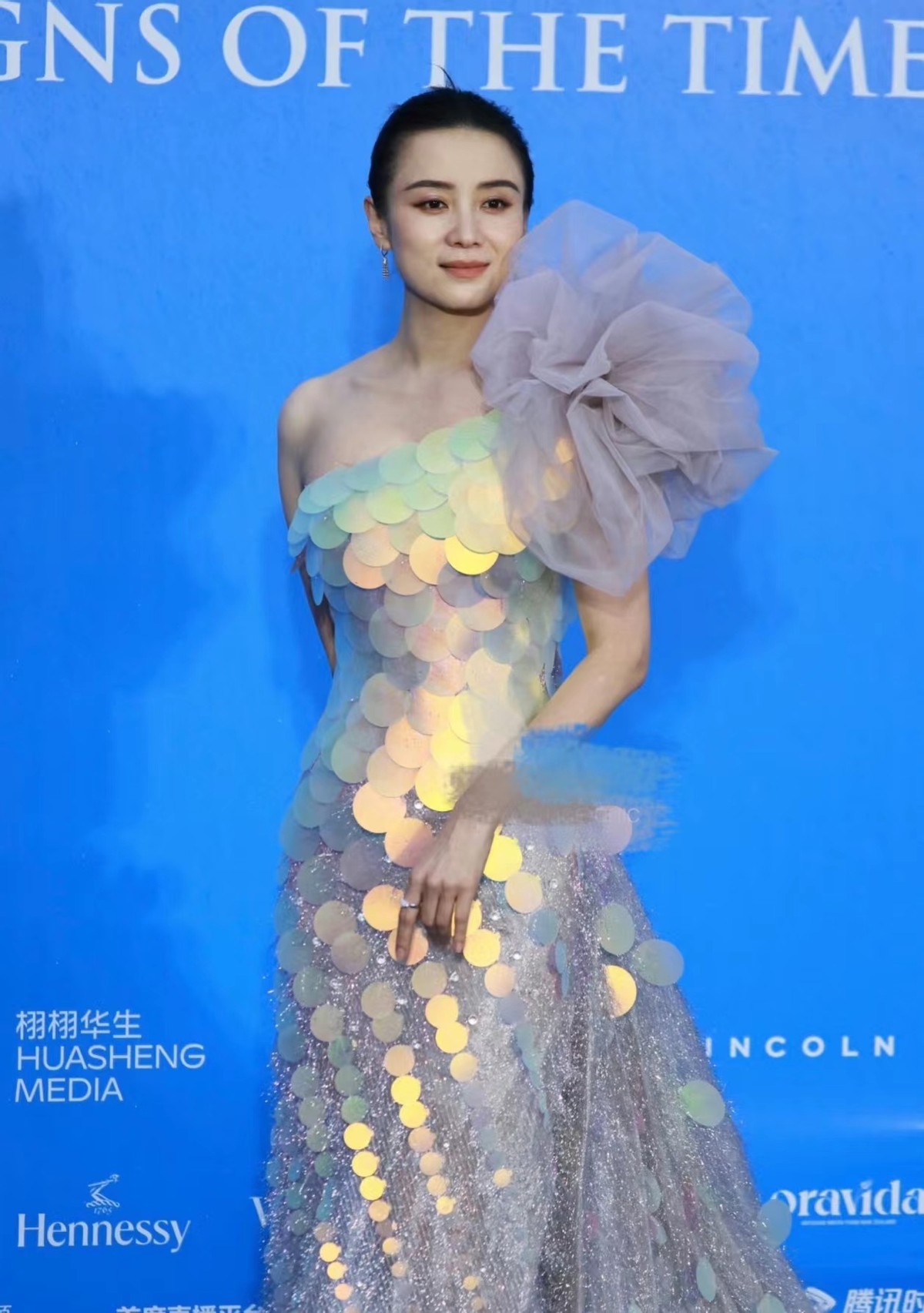 殷桃梅婷走红毯,梅婷与殷桃同框图片