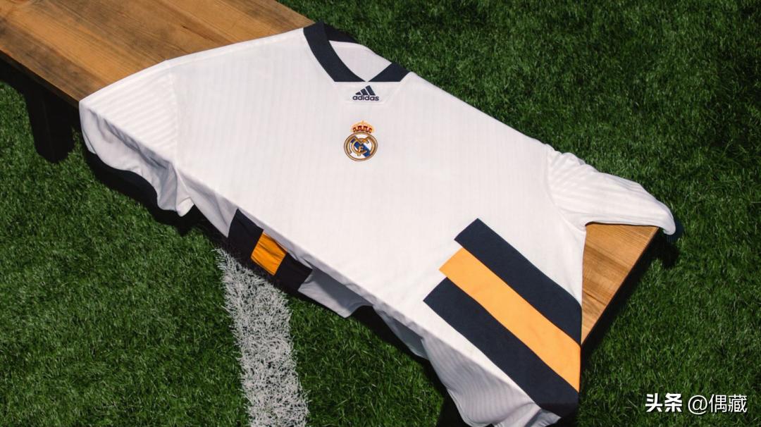 限量7张！TheDugout上架C罗超大幅签名海报