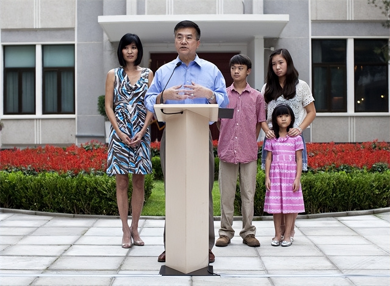 骆家辉之前的美国驻华大使,骆家辉前任大使