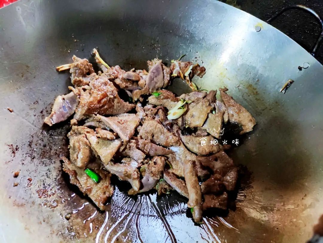 夜间吃什么食物补气血最好,补气血吃什么食物最好最有效果