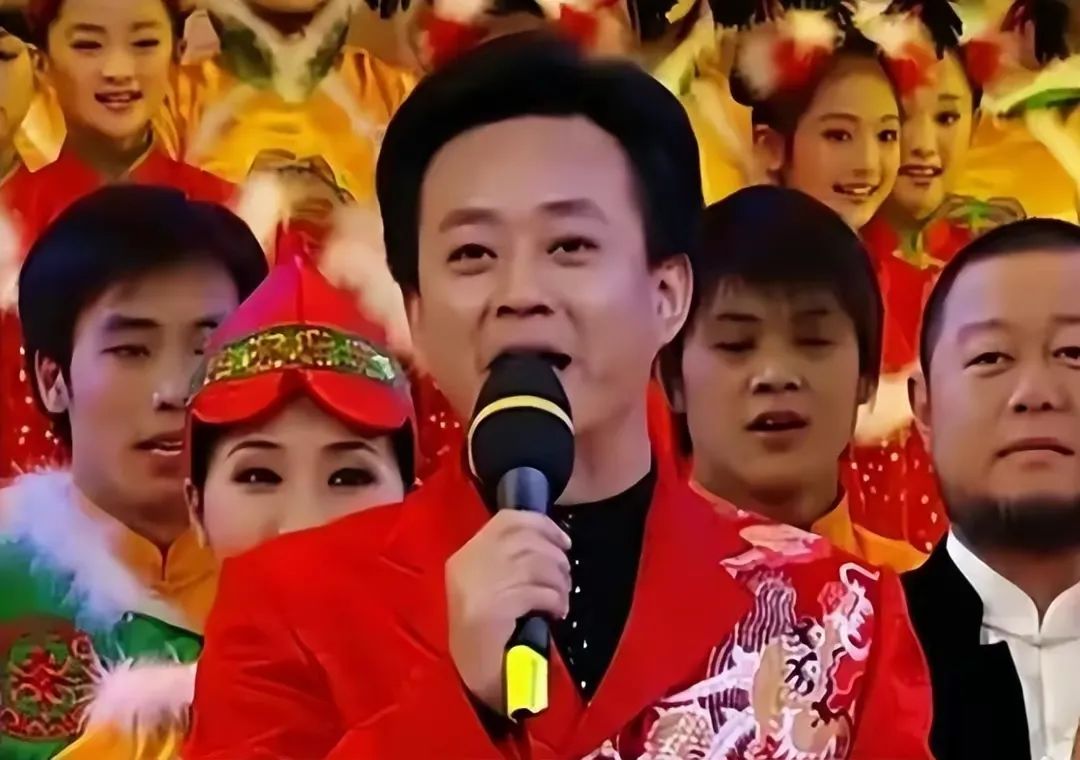 弦子朱军最近新消息,弦子二审败诉后当街宣读的视频