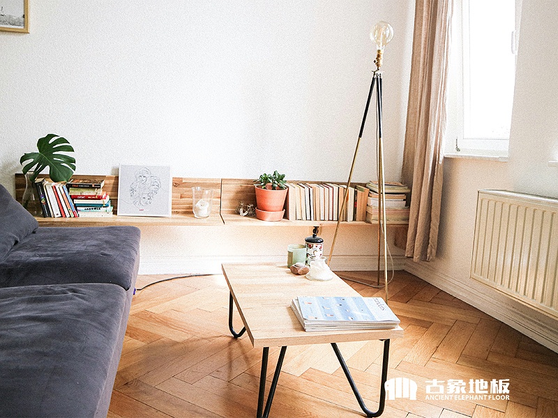 现在装修木地板选什么颜色好看,装修选什么颜色的木地板好看