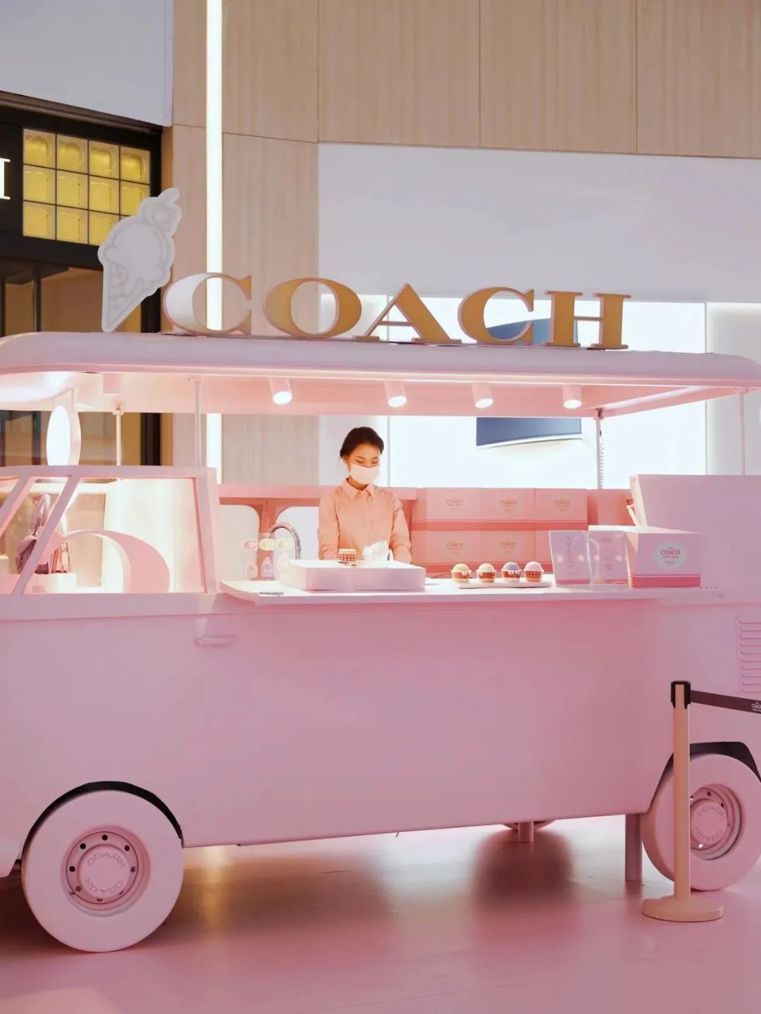 COACH Tabby Shop系列全球快闪店合集