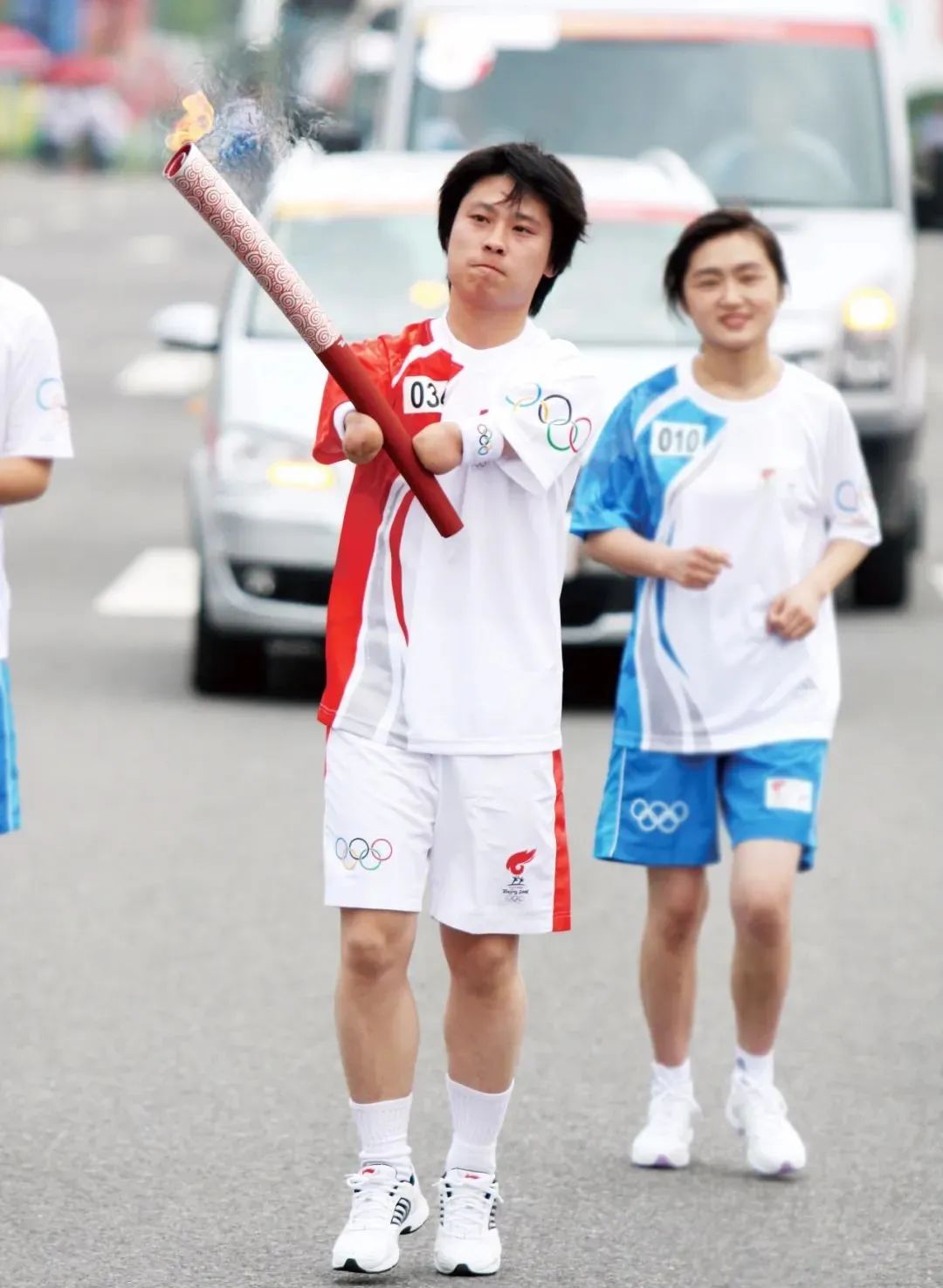 断臂青年画家王恒：天行健君子以自强不息