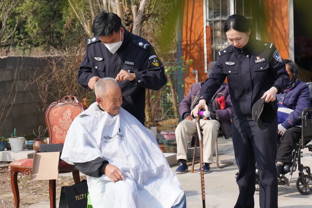 雷锋精神在今天的实际意义,雷锋精神活动视频