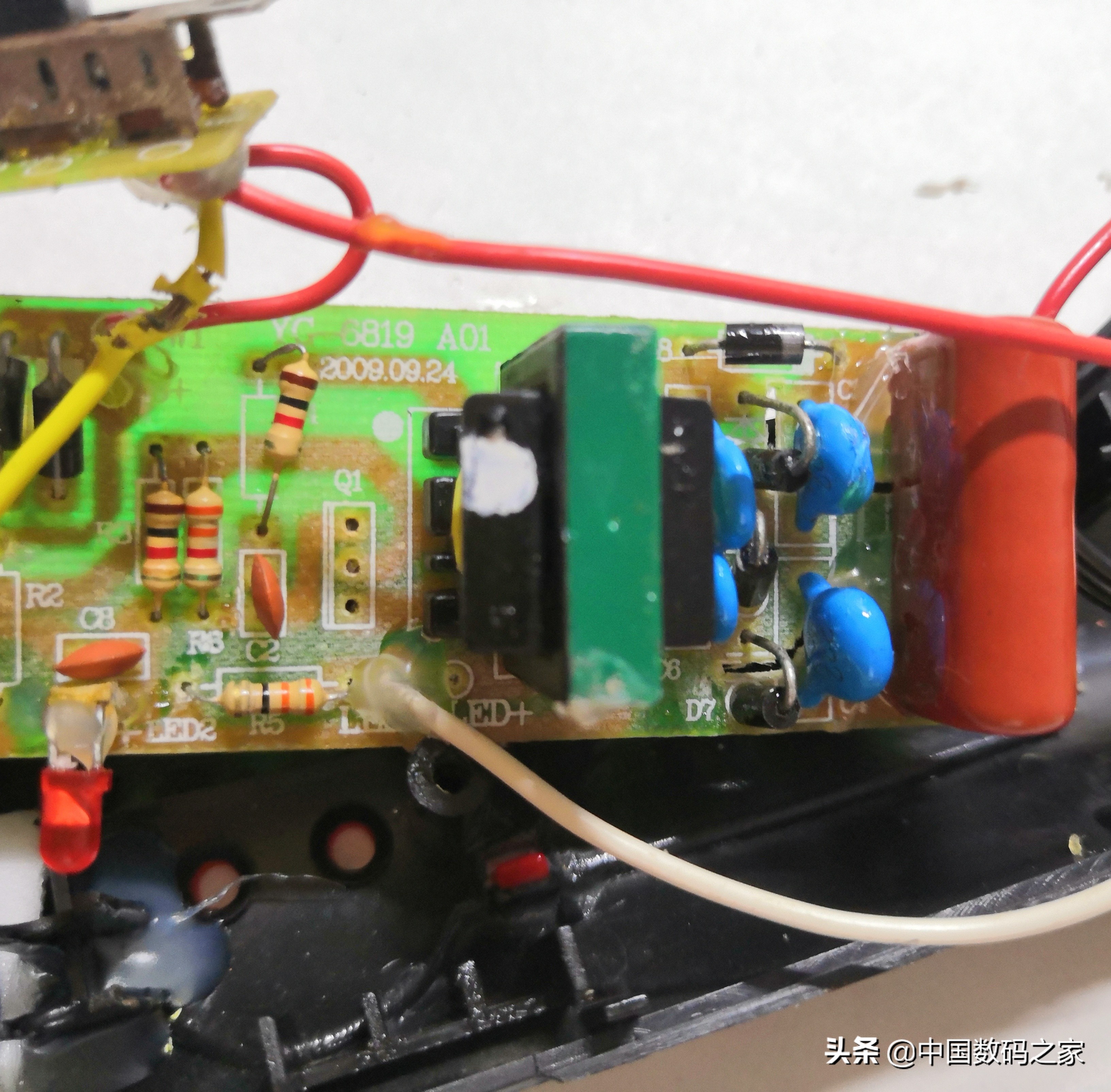 雅格电蚊拍没有高压电维修图解,雅格电蚊拍可以以旧换新吗