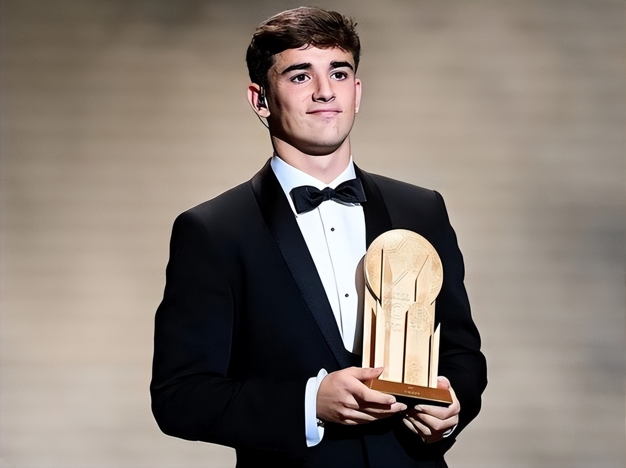 18岁西班牙公主成王位继承人,18岁西班牙公主成为王位继承人