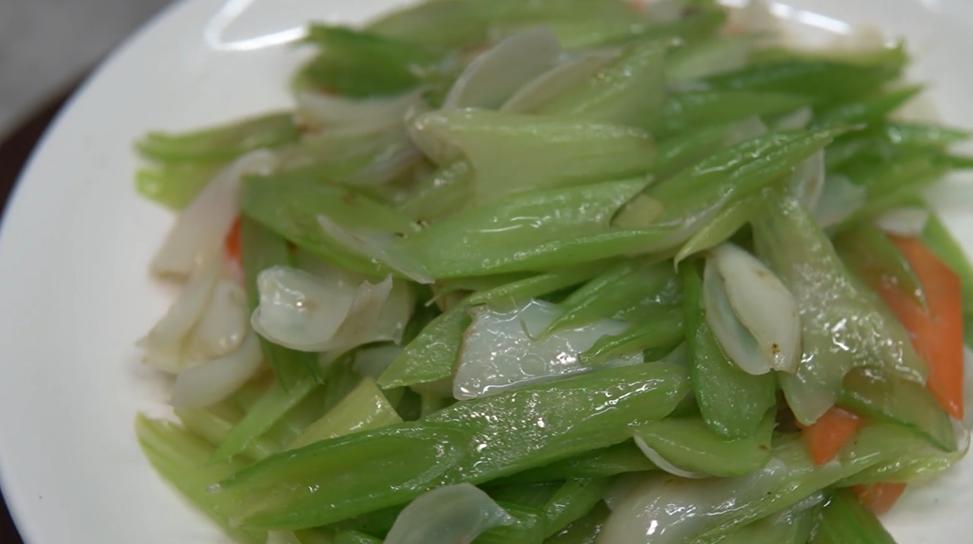 老年人秋季止咳润肺食疗法,老人润肺止咳化痰的食物