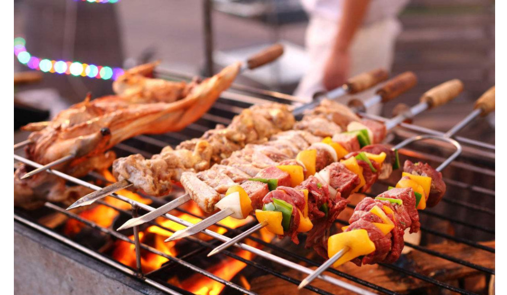 淄博烧烤对身体有害吗,淄博烧烤火出圈瞬间吃啥都不香了