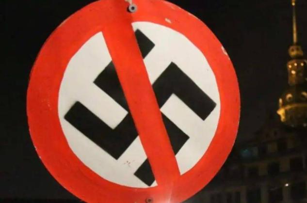 儿童乐园出现“怪异符号”，家长看到果断举报，文化入侵不容轻视