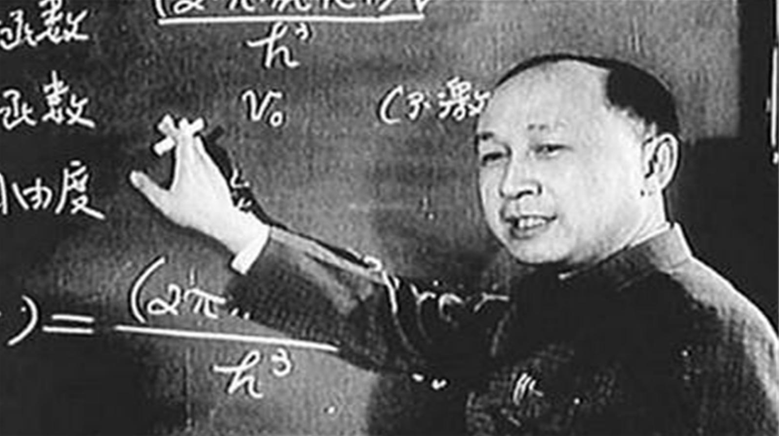 1956年钱学森参加宴会，到场后找不到自己座位，毛主席：坐我身边