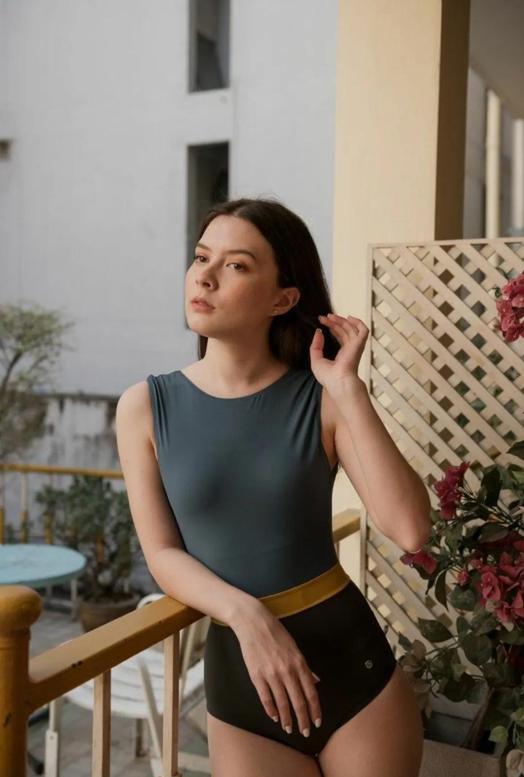 新款时尚显瘦连体泳衣,时尚连体泳衣