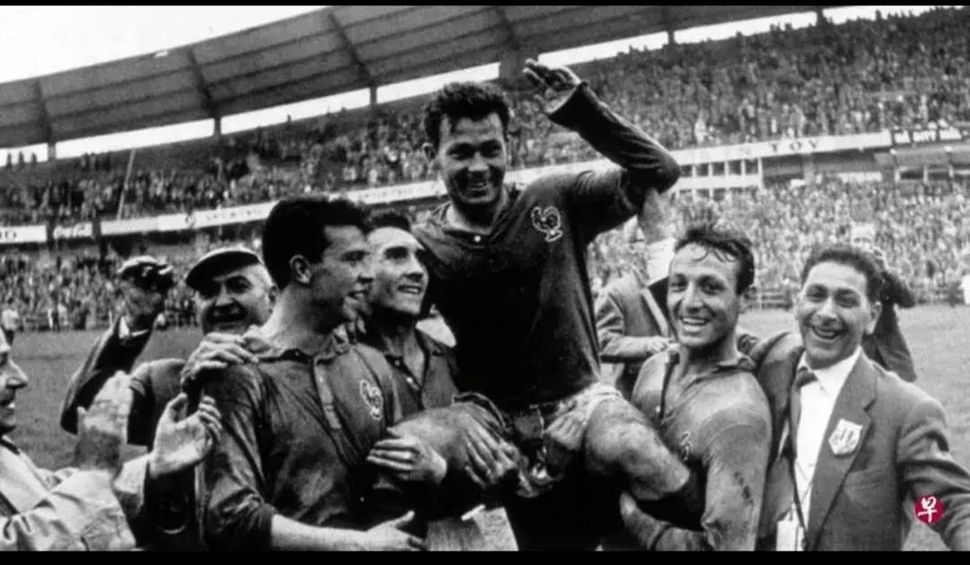 贝利世界杯帽子戏法,贝利帽子戏法胜法国