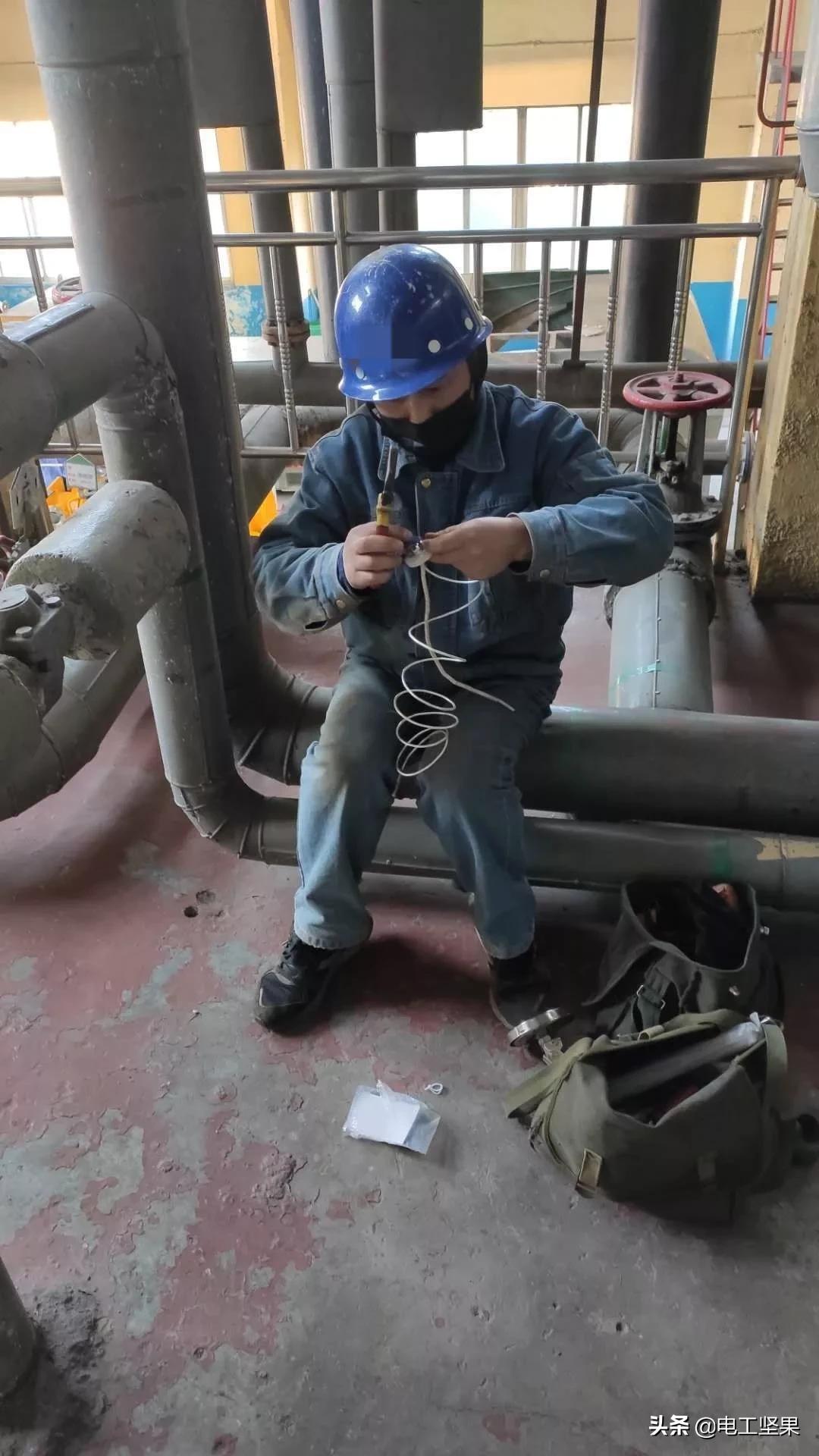 怎么做好维修电工本职工作,维修电工入职做哪些工作