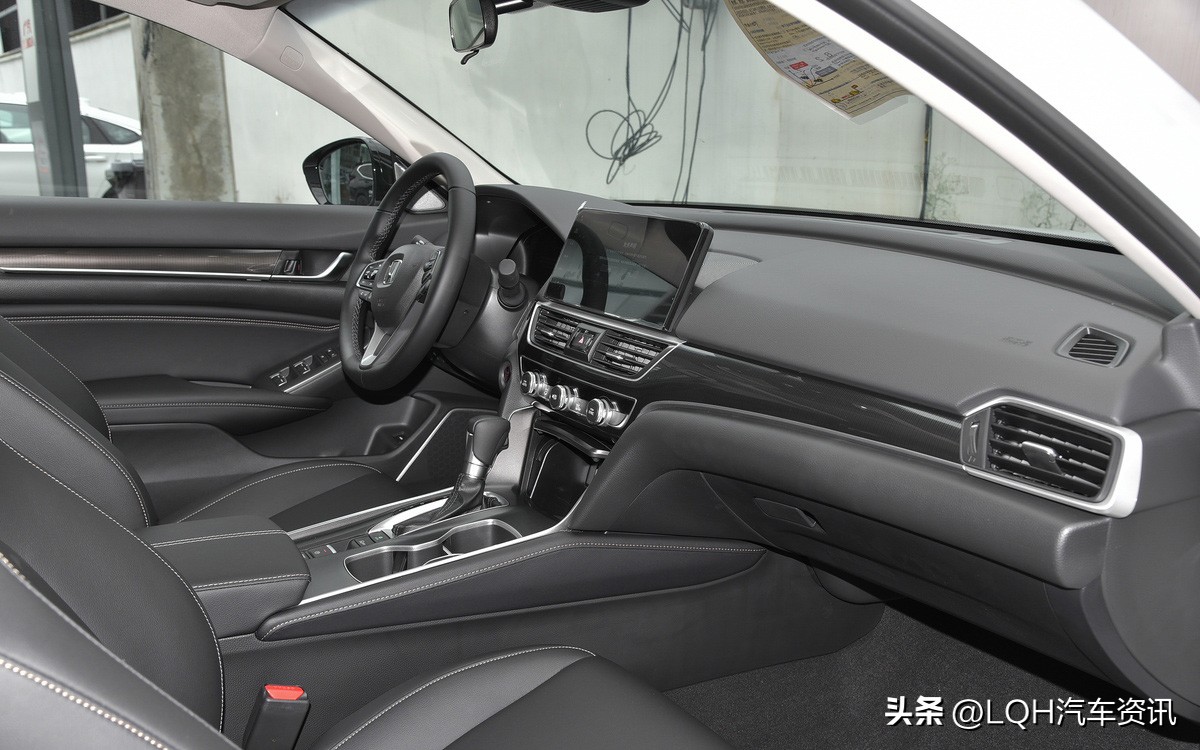 十万元能买到哪年的雅阁和凯美瑞,2016凯美瑞2.0和雅阁2.0选哪个好