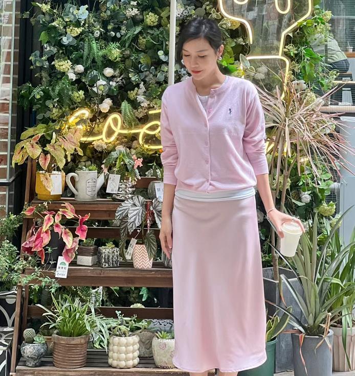 粉色穿搭应该怎么穿,早春穿搭离不开的青春粉色