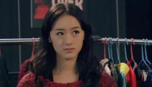 她曾被誉为娱乐圈校花,她被称为最美校花