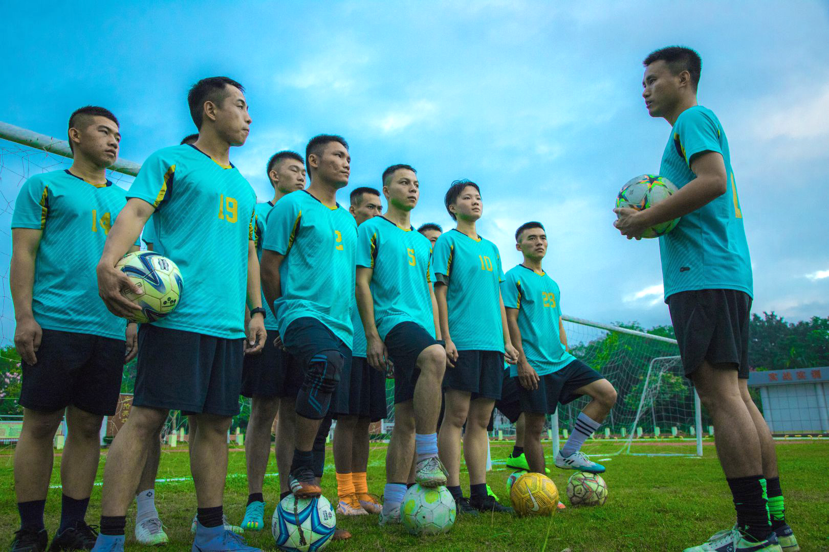 世界杯看不懂,部队足球世界杯