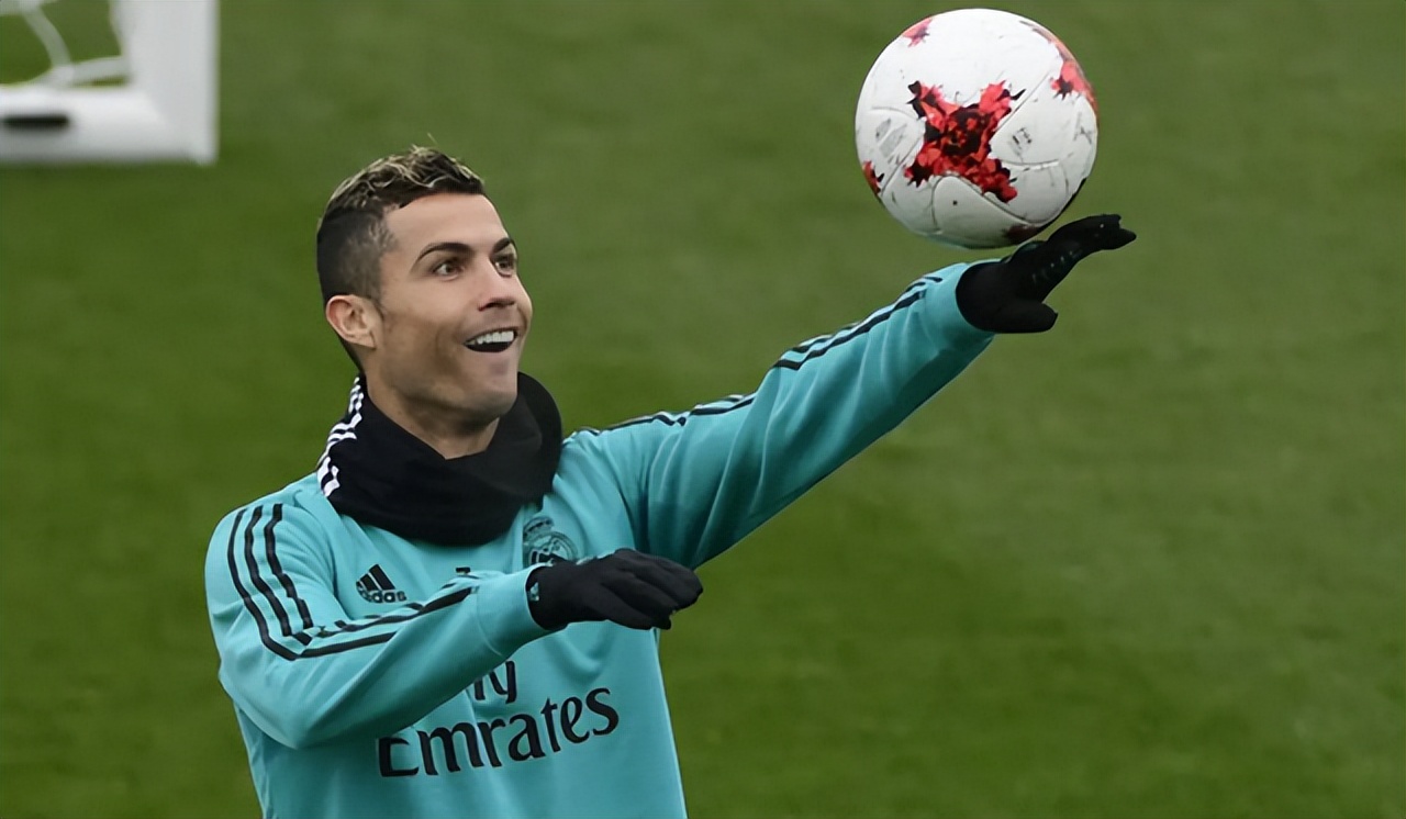 c罗迎国家队200场里程碑图片,c罗迎回归首秀