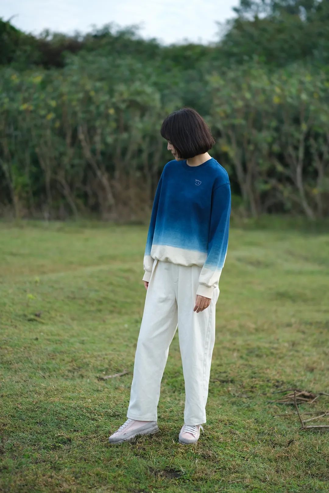 远家YUANJIA：蓝染刺绣卫衣，渐变流动的生命丨中式潮流Daily