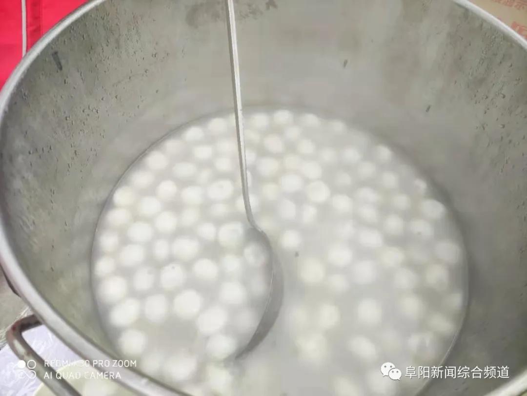 刚刚！商厦时代广场，他们免费吃汤圆