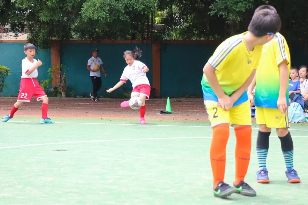 中山市校园足球联赛初中组,中山区第11小学总校直播足球比赛