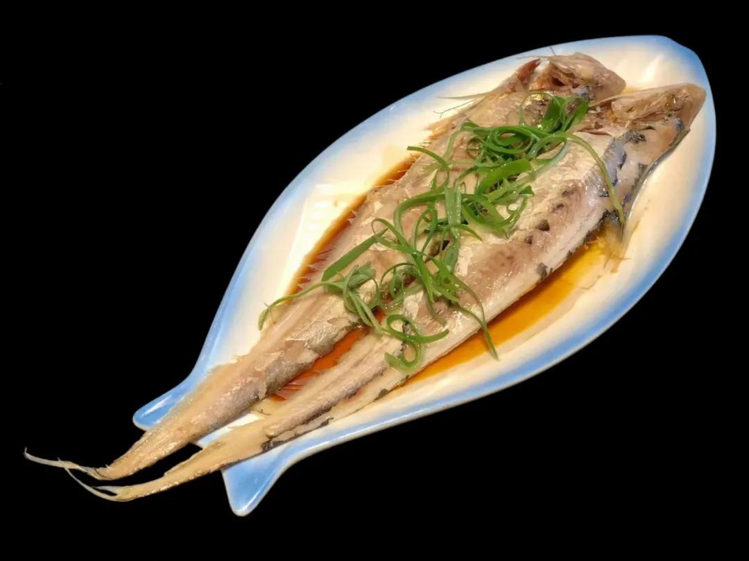 潮爸1月5日午餐记录,品尝东海刀鱼,跟长江刀鱼不一样的咸鲜味
