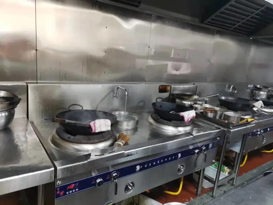 饭店天然气租赁费,餐饮天然气一个月费用