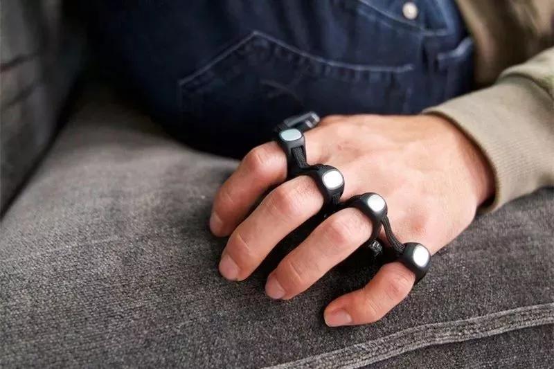 酷毙了！现在的键盘也太多功能了吧！小孩子才选择，成年人全都要