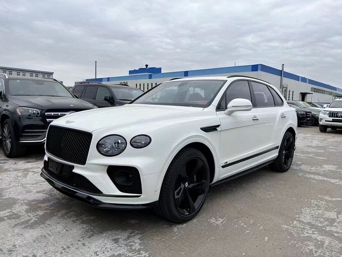 港牌宾利添越银色,宾利添越有优惠吗