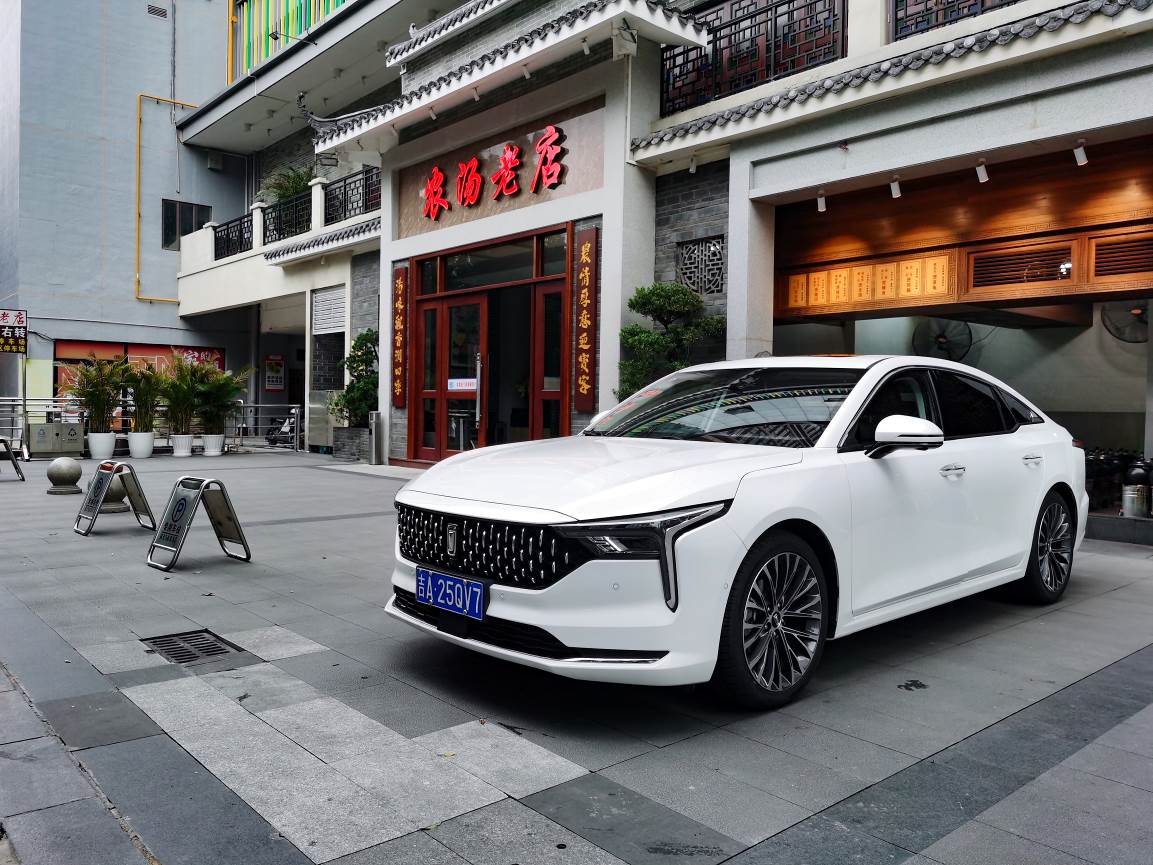 14奔腾b70试驾完整视频,2014奔腾b70运动豪华版