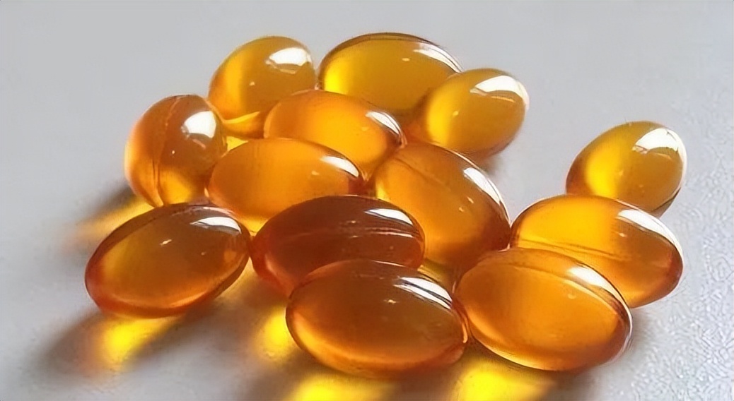 飞跃尴尬期，银渐层才能到达颜值巅峰！吃点啥能发腮呢？