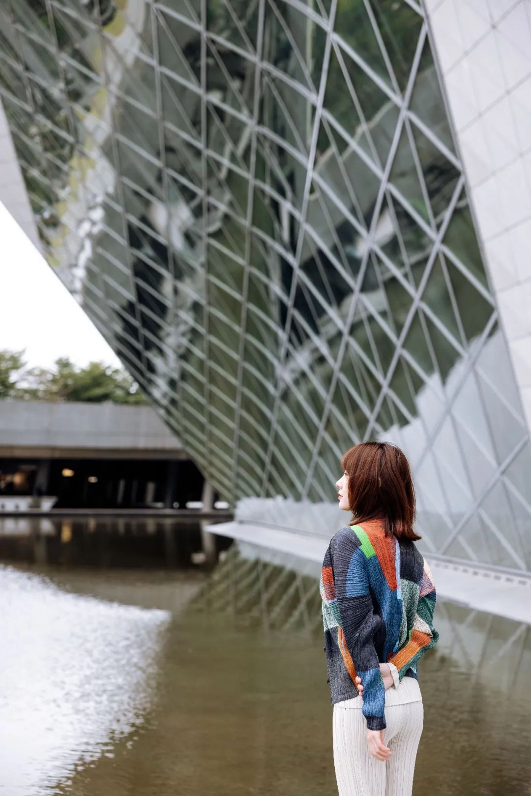 广州第①家「三宅一生」揭幕，这些超火单品拉满秋冬氛围感