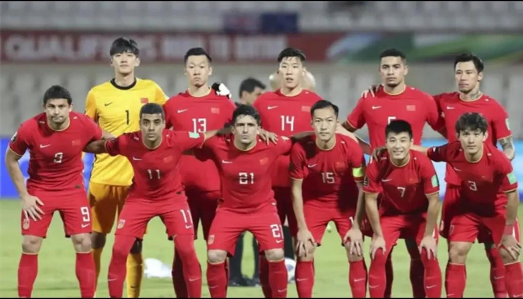 十四亿人怎么挑不出十一个人去踢球呢?网友:国足的水好深啊