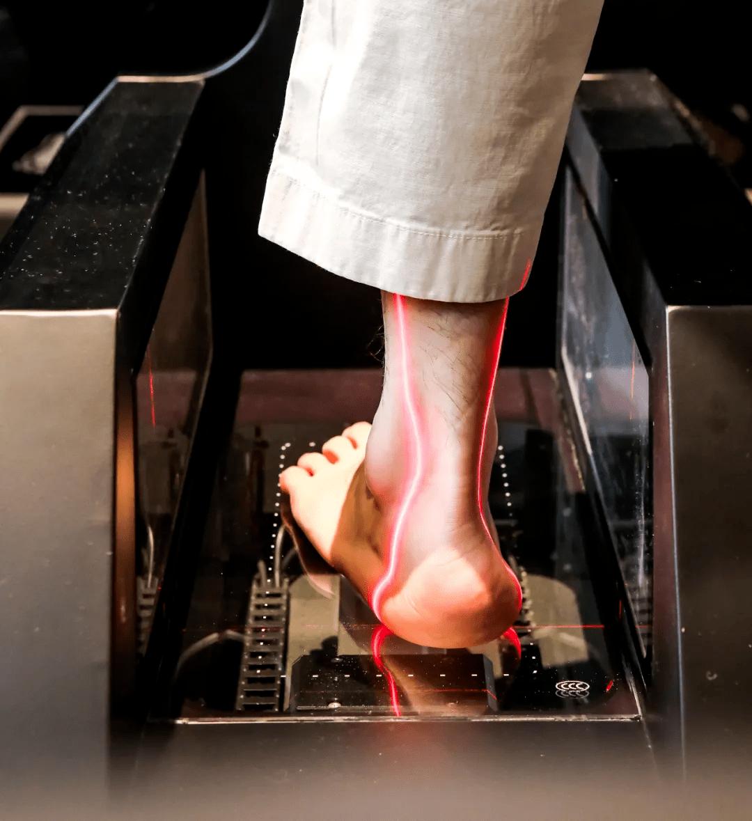 奥康首创运动皮鞋在杭州首发,奥康男士商务皮鞋