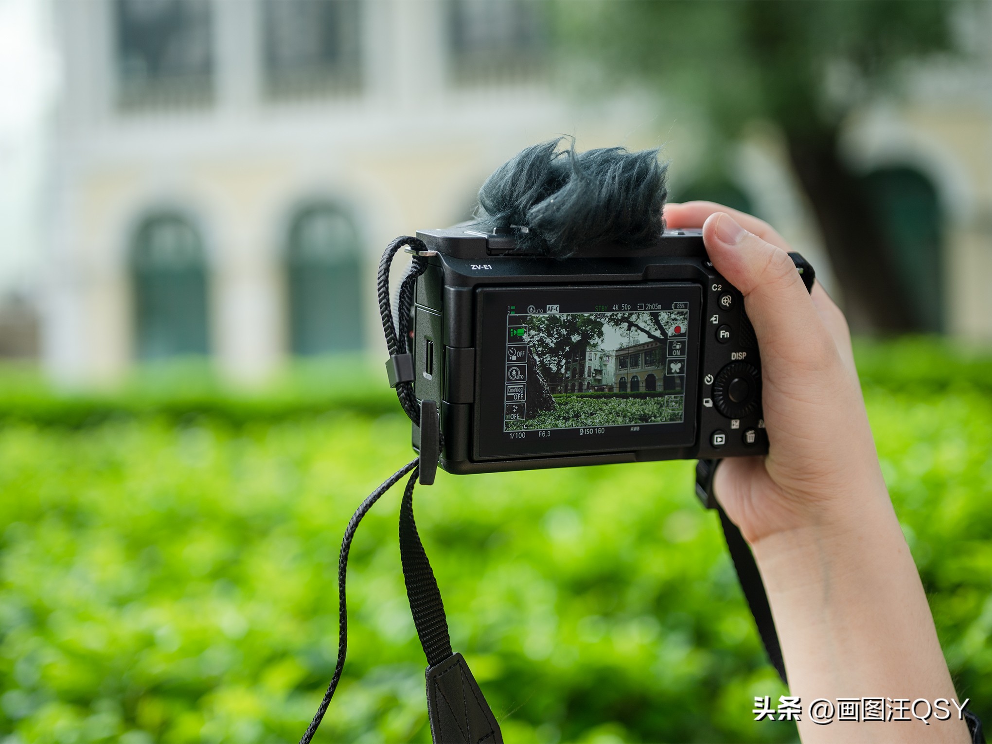 技术不够装备来凑，索尼ZV-E1真定位新手？Vlog初学者心得分享