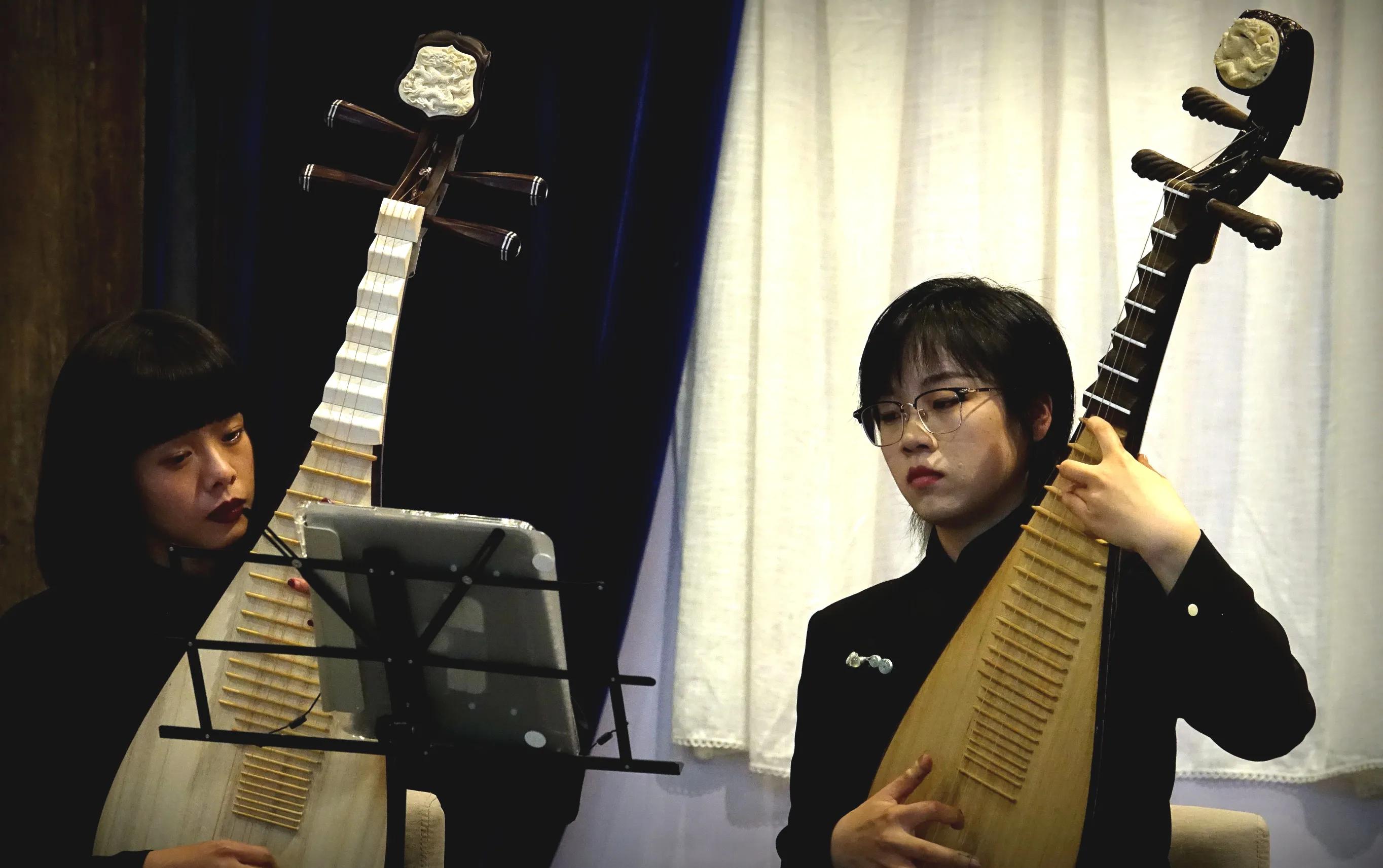 文献名邦在大理古城哪个门,文献名邦与白族服饰之美