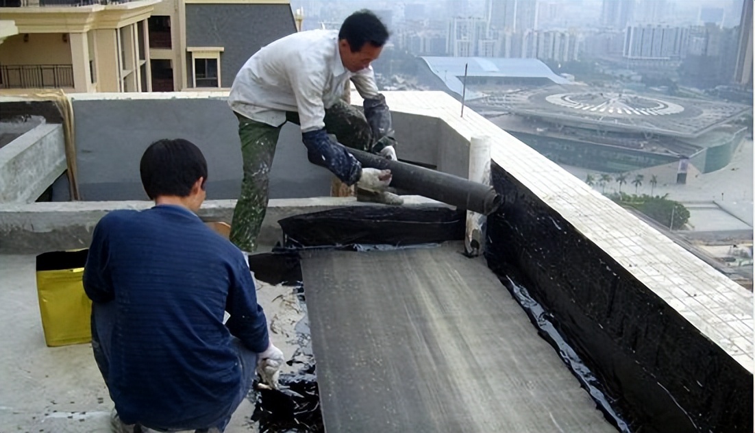 房间楼顶漏水该找谁,房间楼顶渗水