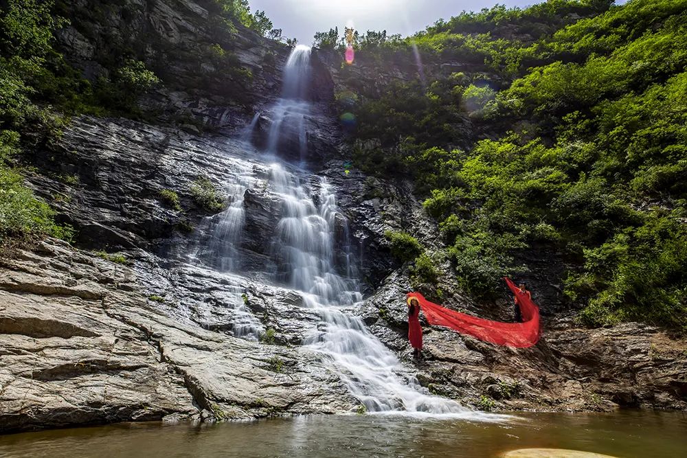 夏天去看黄果树瀑布,夏天去瀑布旅游热吗天气冷
