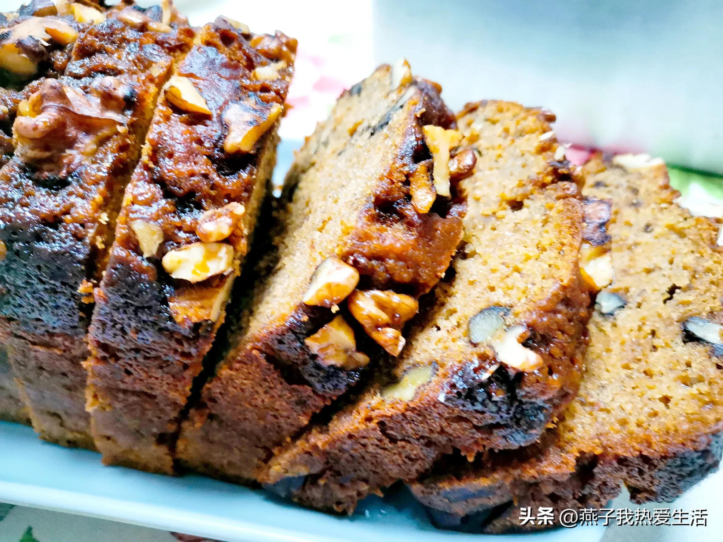 小蛋糕面包制作教程简单又好看,少糖少油香蕉蛋糕的家庭做法视频