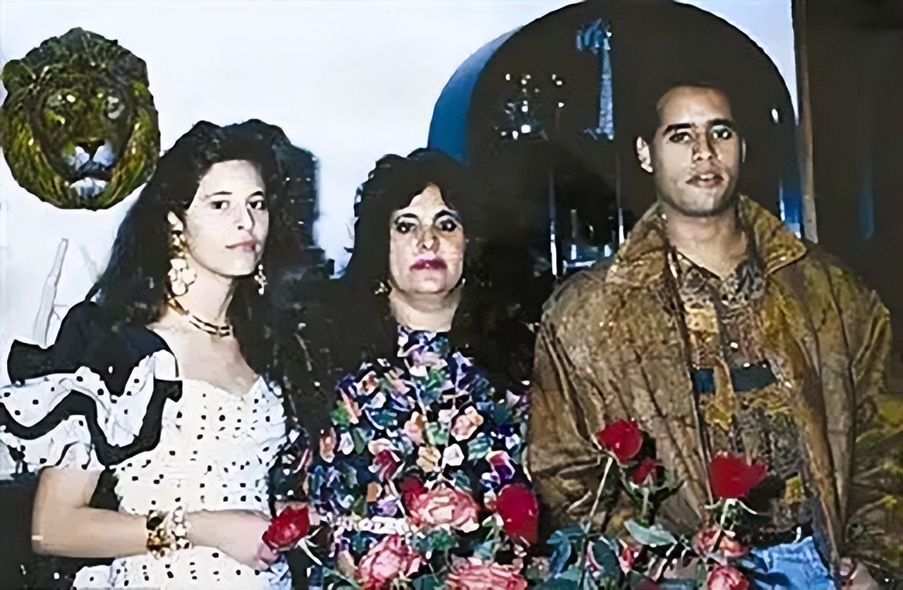 舞女曝光与卡扎菲三儿子情史：睡在一张床只接吻，其它什么也不做