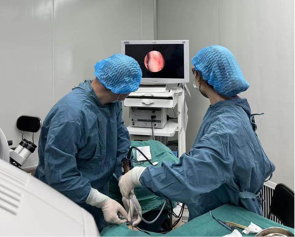 小孩眼睛外伤导致鼻泪管断裂,小孩左眼泪管断裂