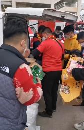 国足输给越南后越南球迷反应,越南3:1国足赛后球迷狂欢