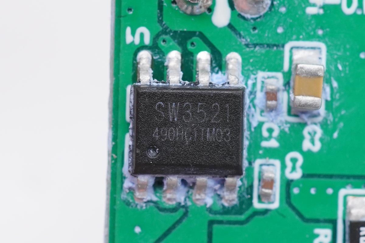 4C1A五个口，总功率达230W，华科生230W桌面充拆解