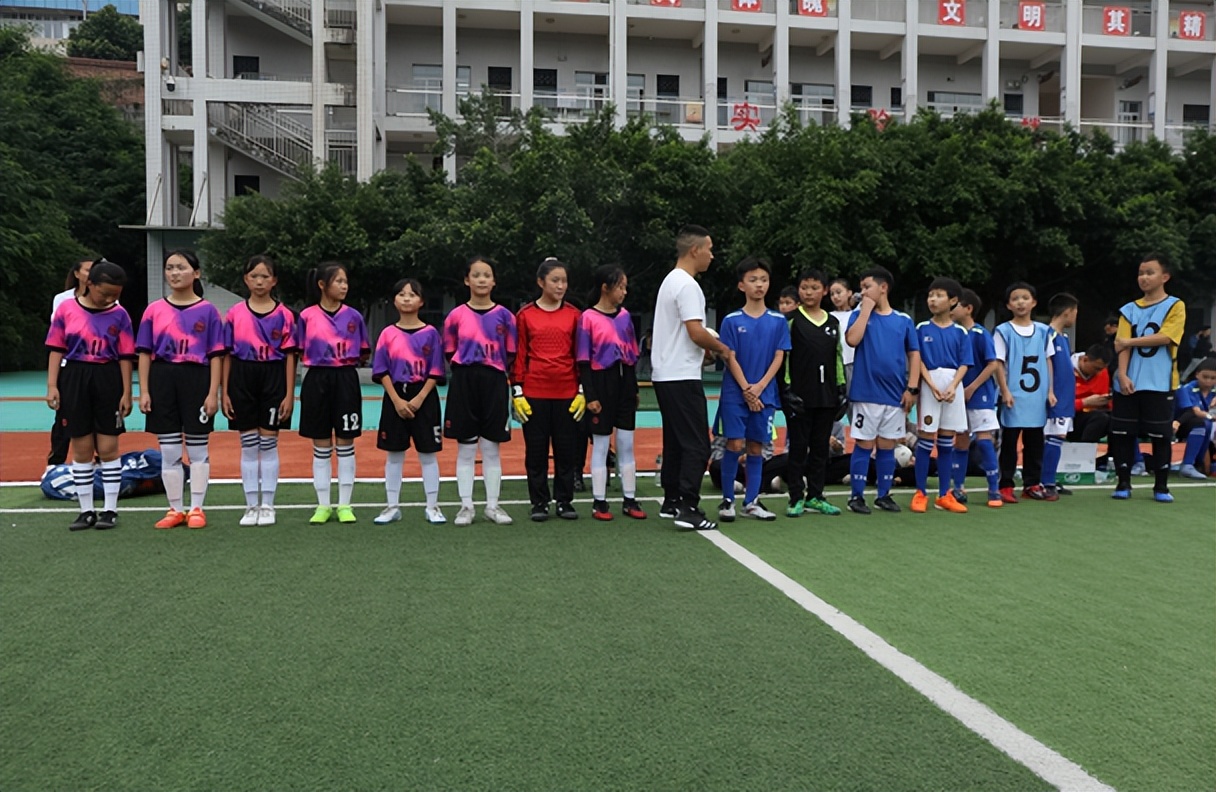 绿茵场上的惺惺相惜,绿茵赛切磋