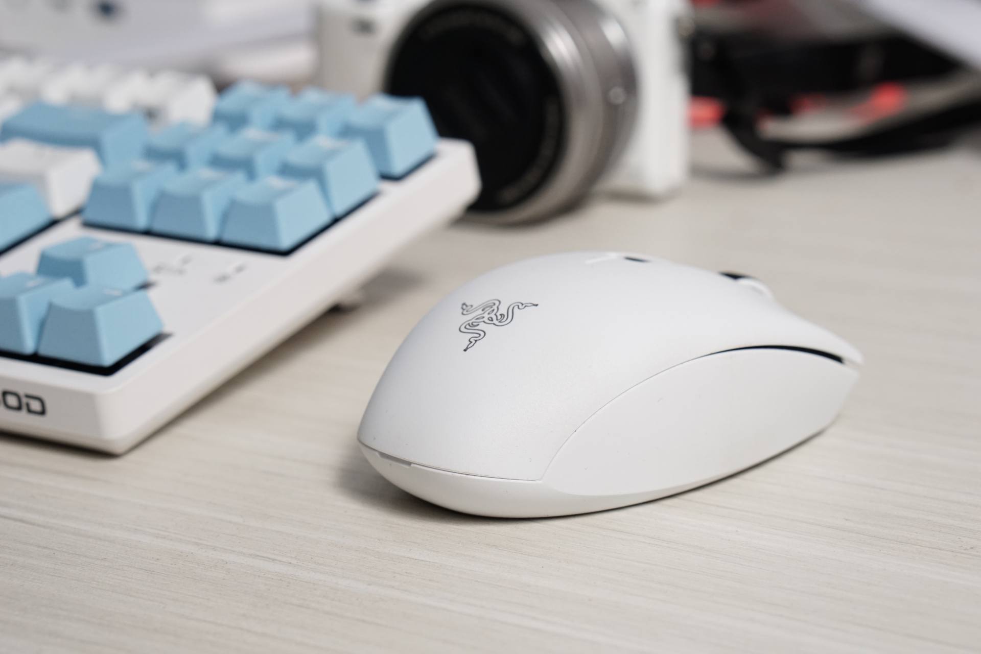 疫情期间居家找事做,耗资2W+打造纯白系居家办公桌面