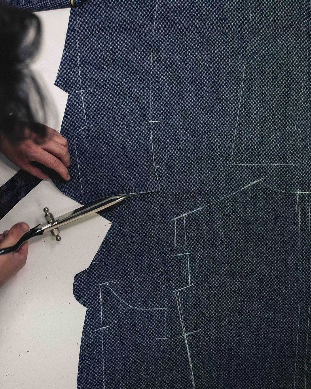 内江定制西服厂家,内江修身西服定制