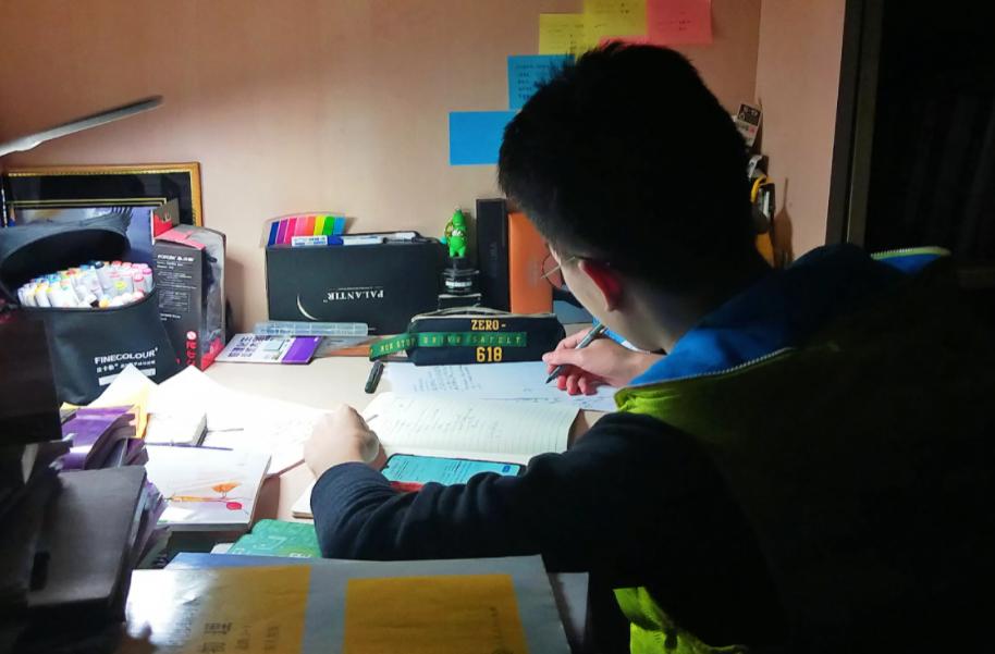 古巴小伙2个月追到中国女孩,古巴女孩退学追随男朋友