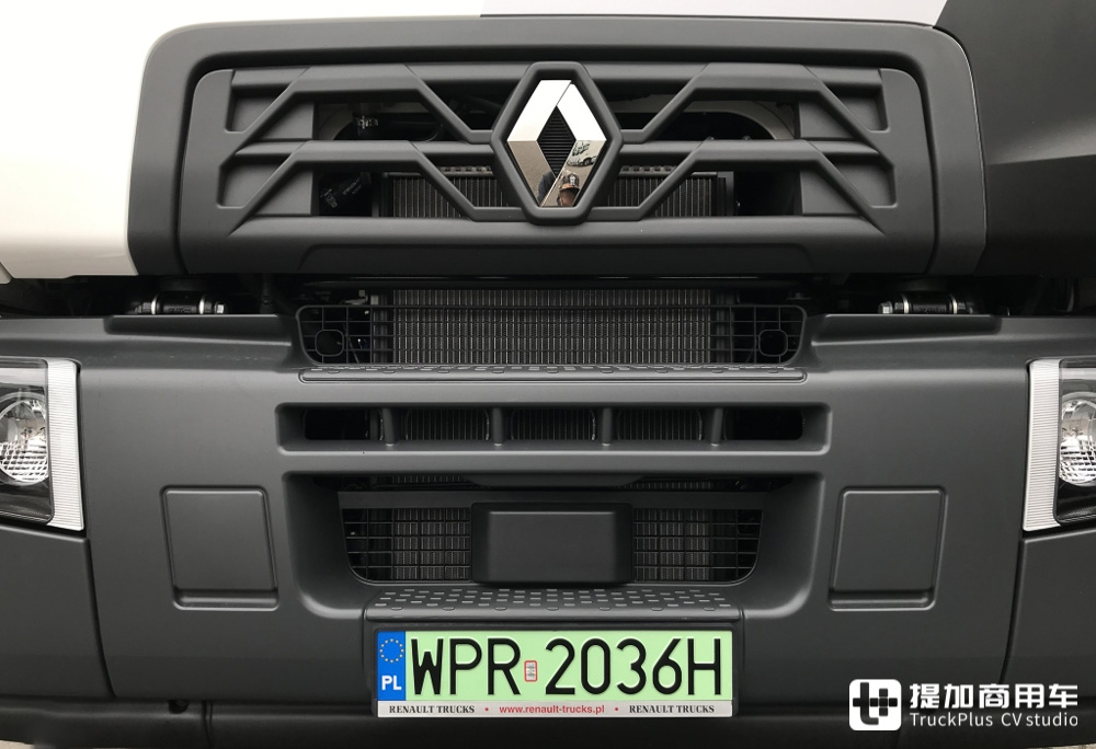 并不垃圾的垃圾车，已在波兰投放的雷诺D.ZE6x2电动环卫车实拍